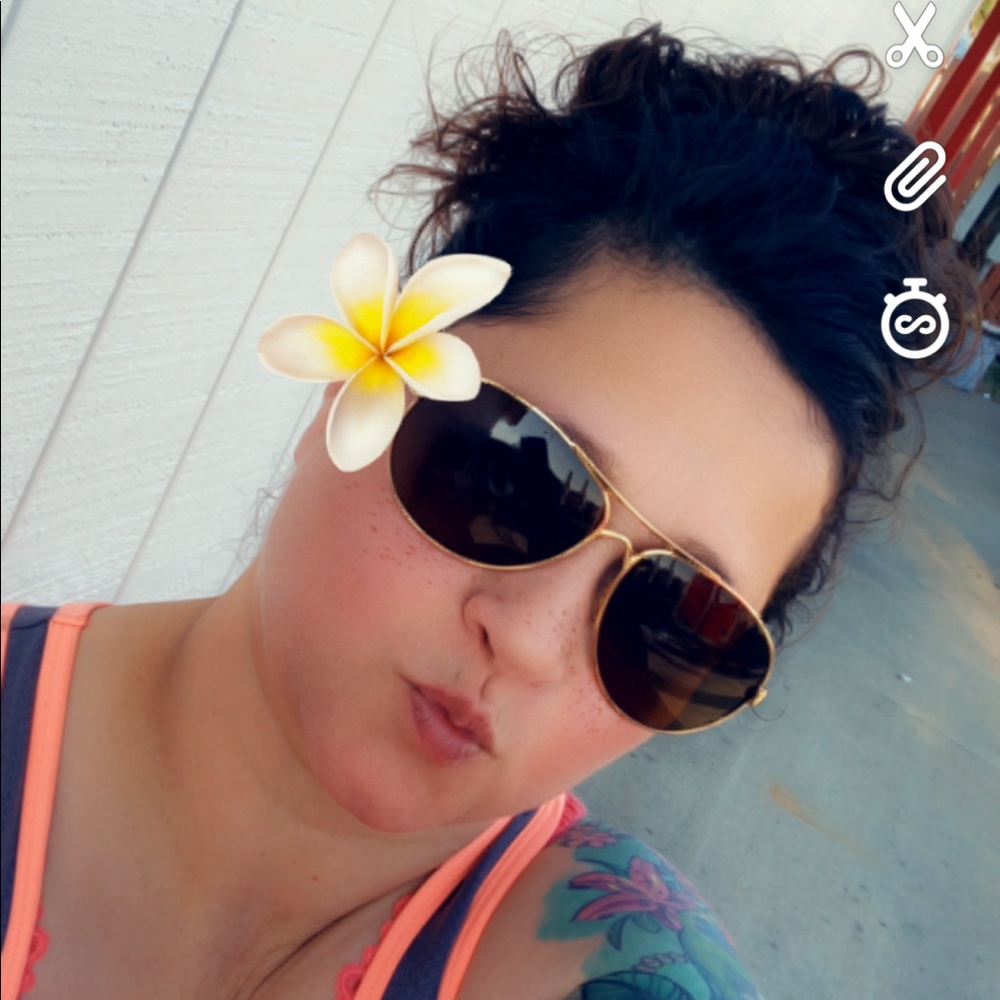 Meet your Posher, Leah